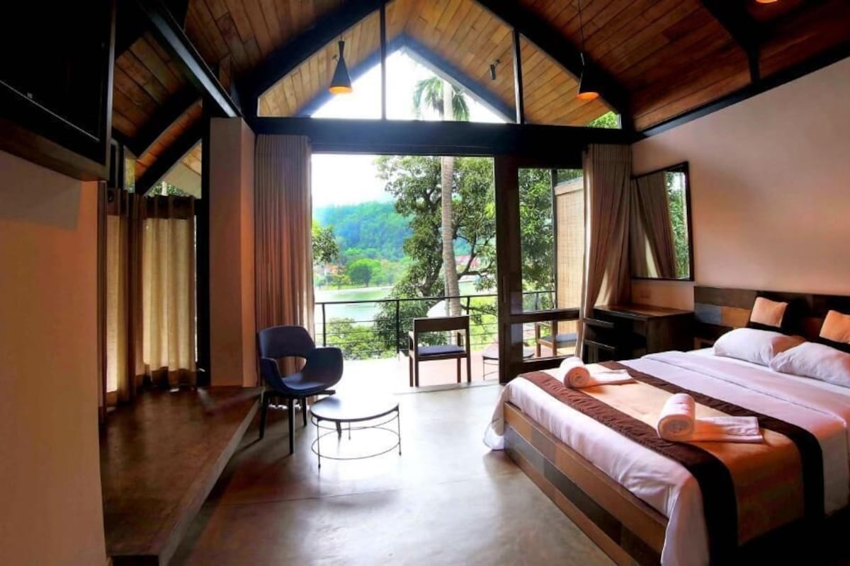 Premium Room, Balcony, Lake View