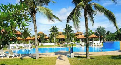 90-square-meter vacation home with a pool, terrace, and private garden near the beach