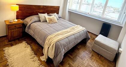 Spacious and bright apartment. 5 beds. Perfect for families. Downtown
