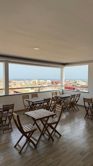 Dining - Urban Aparth Hotel Praia Maria (Praia)