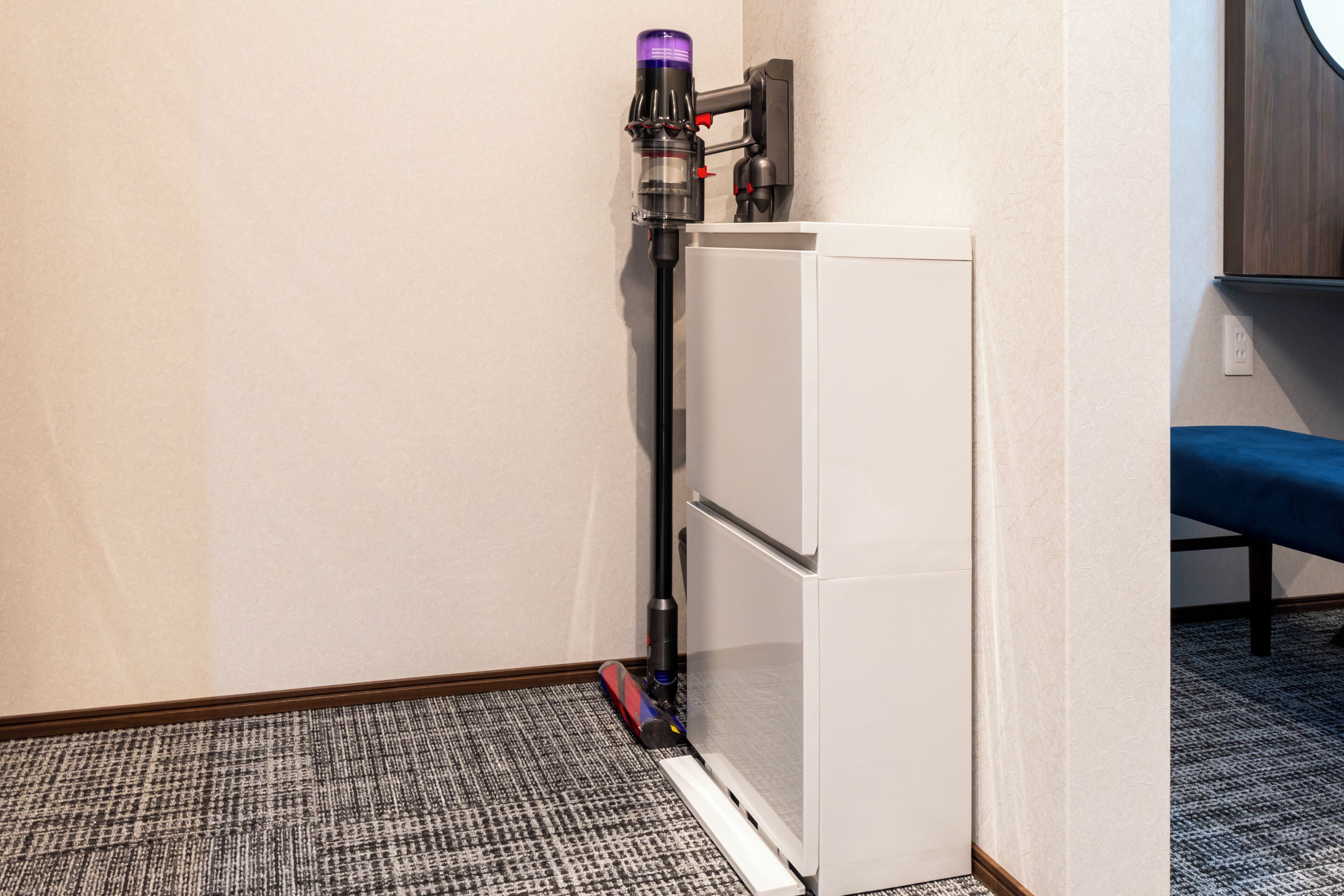 Family Apartment | Private kitchen | Full-size fridge, microwave, stovetop, cookware/dishes/utensils
