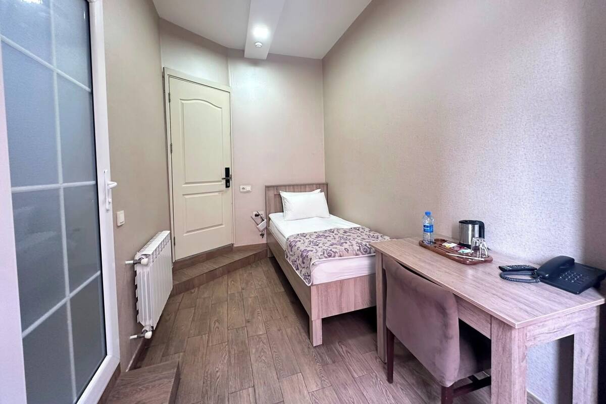 Standard Single Room, Garden View