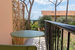 Outdoor dining - Casa del Sole – Sun & Sea Comfort | Wi-Fi & AC (Castiglione della Pescaia)