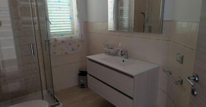 Bathroom - Everything is just a bike ride away! 10 minutes to the beach with free (Grosseto)