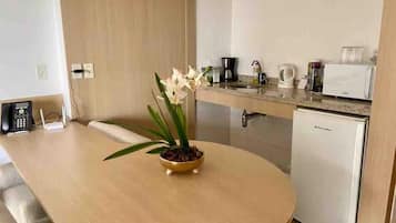 Deluxe appartement, balkon, uitzicht op het strand | Dineren