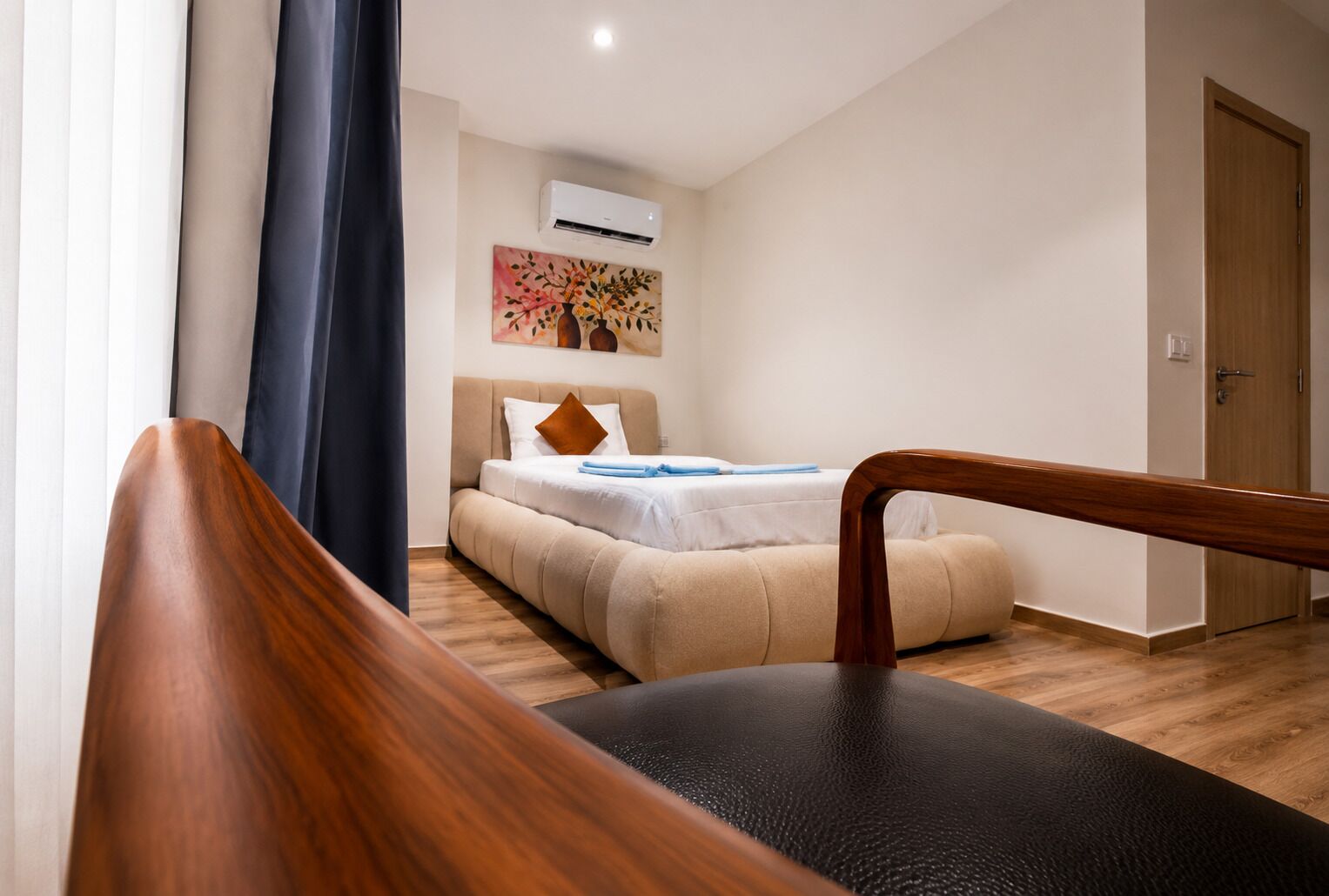 Comfort Single Room | In-room safe, desk, blackout drapes, WiFi (free)