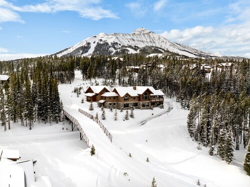 The Duke’s Sky Lodge | Ski-In/Out, Ski Bridge, Hot Tub
