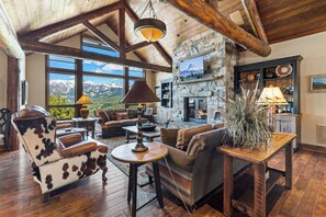 Living area - The Duke's Sky Lodge | Luxury Ski-In/Out Retreat (Big Sky)