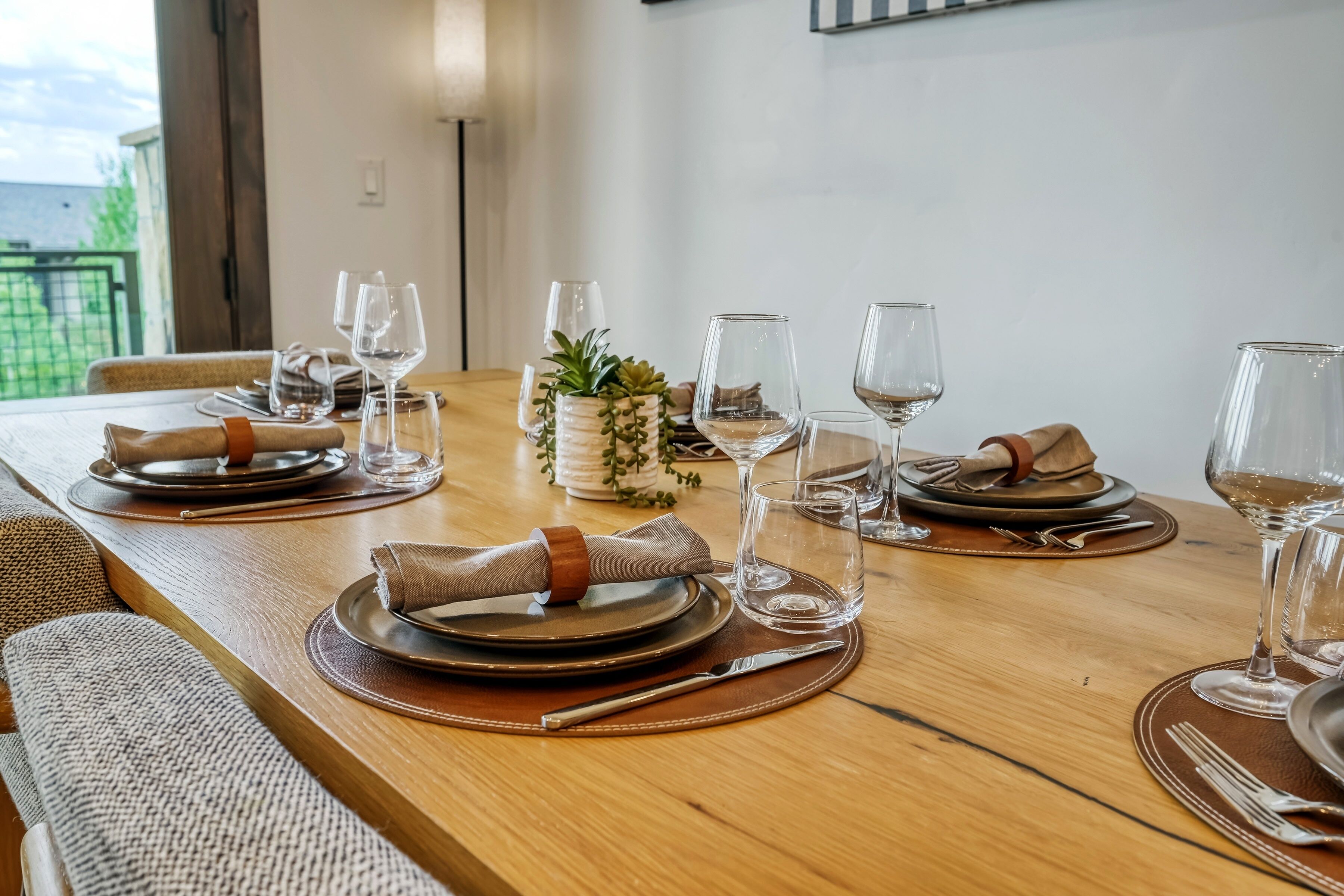 Condo, 2 Bedrooms | Dining