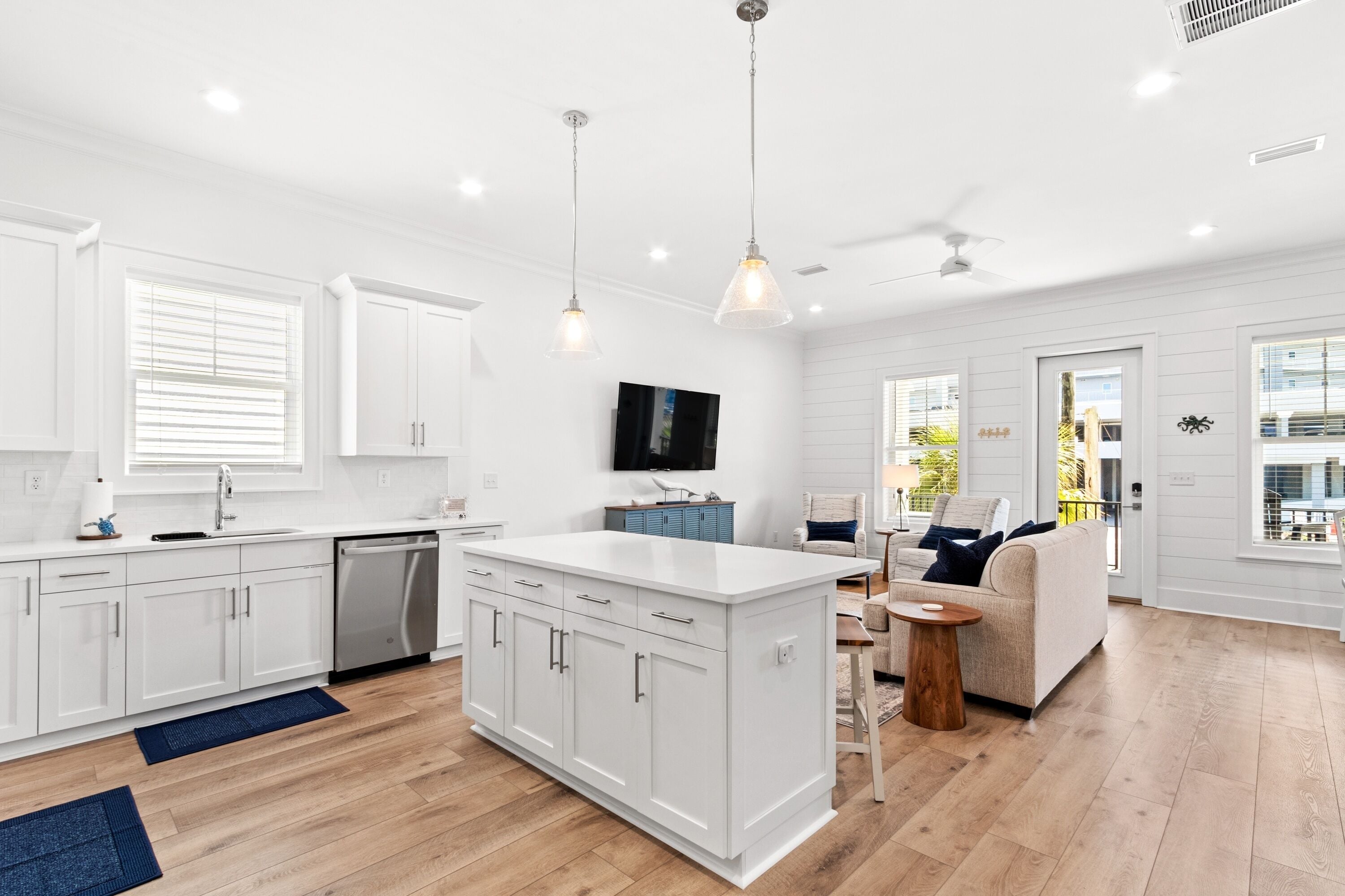 House, 4 Bedrooms | Living area