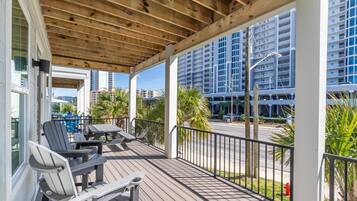 House, 4 Bedrooms | Outdoor dining