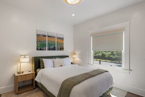 Room - Emerald On Orchard Luxury Eugene Vacation Rental Near Uo 4 Bedroom Home (Eugene)