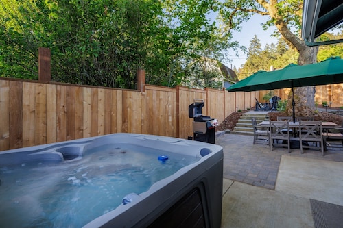Emerald On Orchard Luxury Eugene Vacation Rental Near Uo 4 Bedroom Home