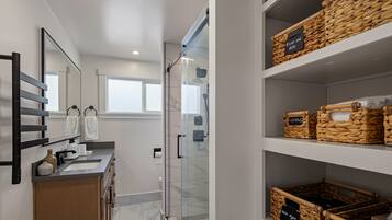Maison, 4 chambres | Salle de bain | Serviettes fournies