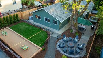 House, 4 Bedrooms | Outdoor dining