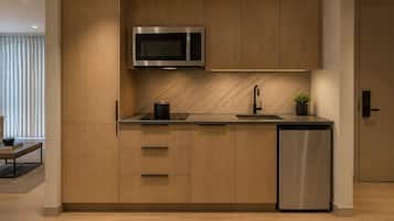 Classic Condo | Private kitchen | Fridge, microwave, oven, stovetop