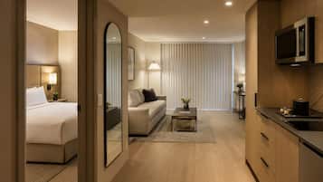 Classic Condo | Iron/ironing board, WiFi (free)