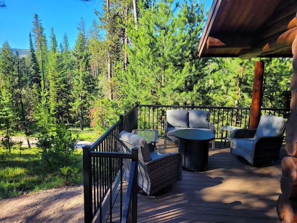 Terrace/patio - Grey Wolf Ranch | Luxurious Cabin Getaway (Seeley Lake)