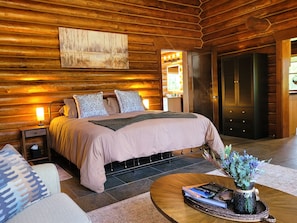 Room - Grey Wolf Ranch | Luxurious Cabin Getaway (Seeley Lake)