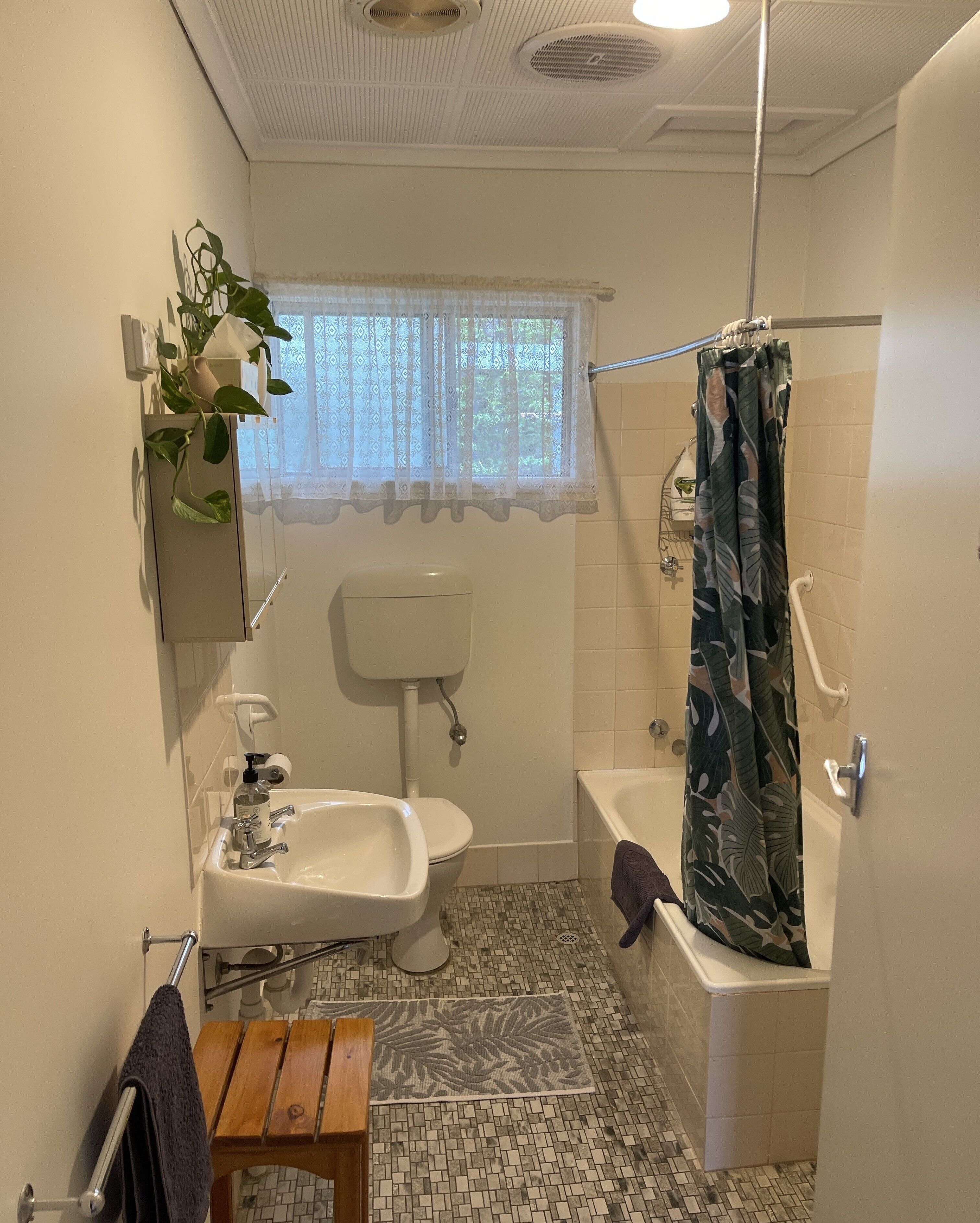 Apartment | Bathroom