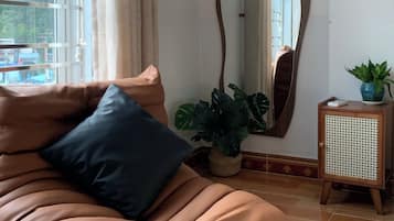 Basic Double Room Single Use, Non Smoking | Interior