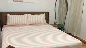 Comfort Double Room Single Use | Laptop workspace, free WiFi