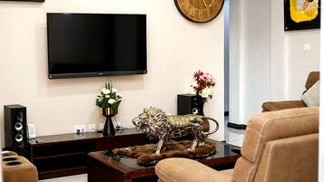 Deluxe Apartment, 3 Bedrooms | Interior