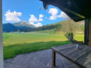 Outdoor dining - Nice apartment for 8 people with WIFI, TV, terrace and panoramic view (Achenkirch)