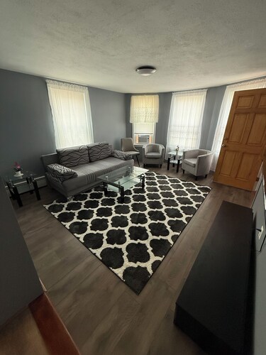 Newly Updated 2BR  Near Providence, Brown RISD Close to soccer stadium