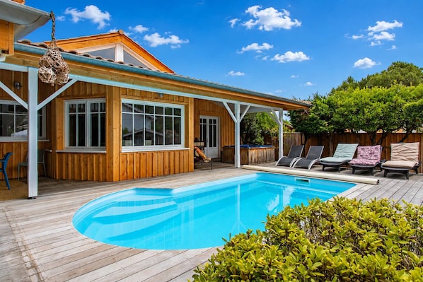 Pool - Villa chunga piscine chauffee jacuzzi et clim (Lège-Cap-Ferret)