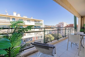 Apartment | Speisen im Freien