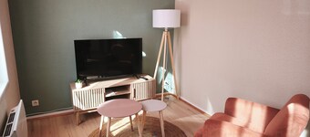 Cozy apartment—conveniently located in Eu