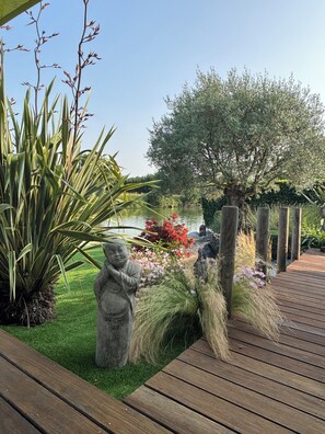 Property grounds - Exceptional villa with a pool, hot tub, and private boat in the heart of the Marais Poitevin (L'Île-d'Elle)
