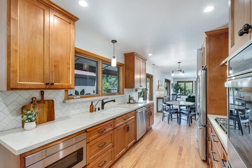 The Country House Sonoma | Poolside retreat,  located between Sonoma and Napa
