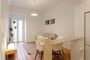 Unclassified image, 3 of 31, button - Bright 2BR w/ Private Terrace | Alcântara (Lisbon)