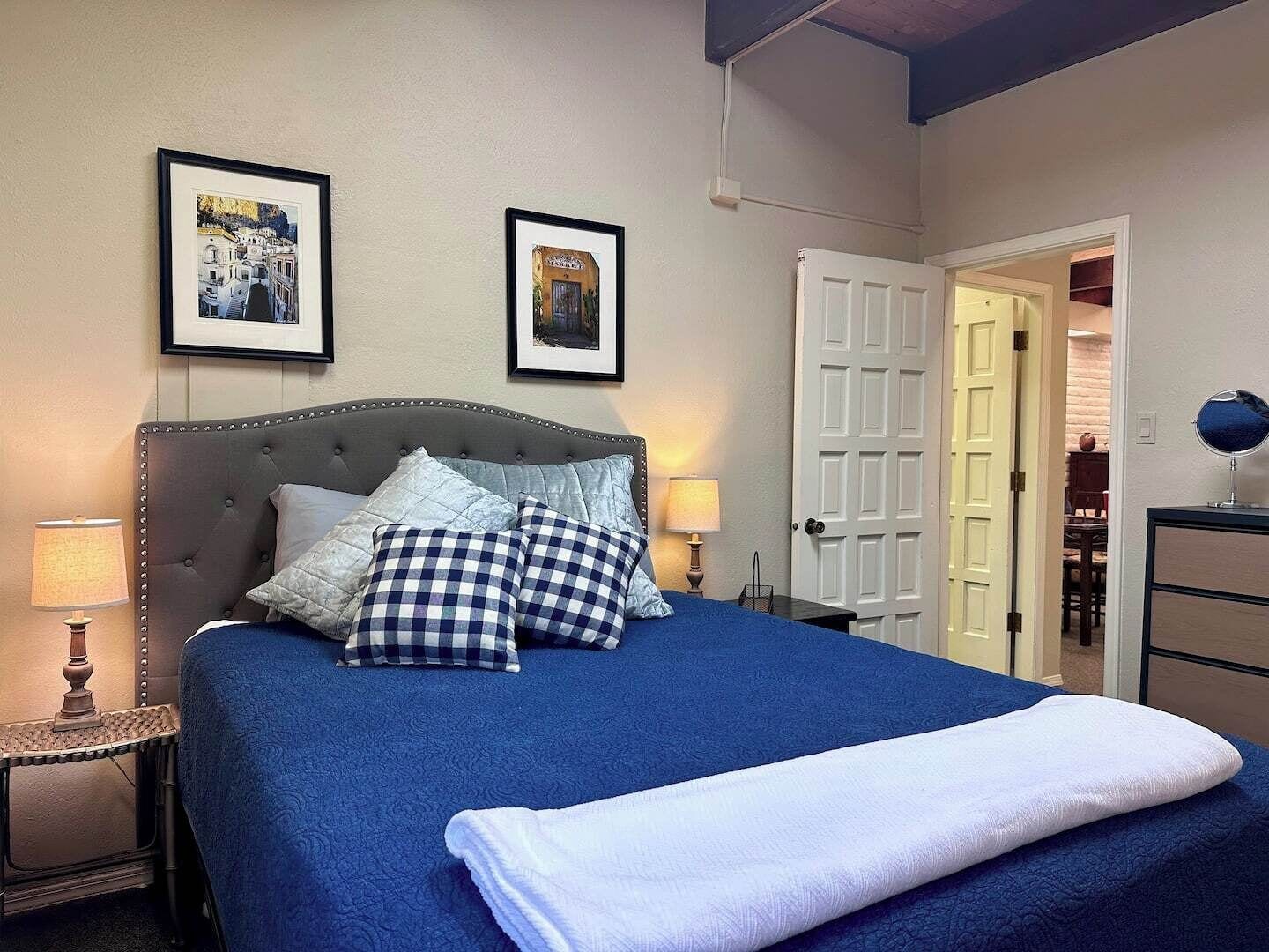 2 bedrooms, desk, iron/ironing board, WiFi (free)