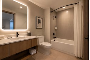 Bathroom - Unionmark Suites (Toronto)
