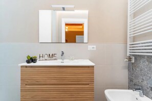 Hair dryer, towels, toilet paper - CRE12 [Loreto - Cathedral] • Design • Boho • Chic (Milano)