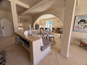TV, fireplace - GOLDA HOUSE, Essaouira, Heated Pool, Stove (Essaouira)