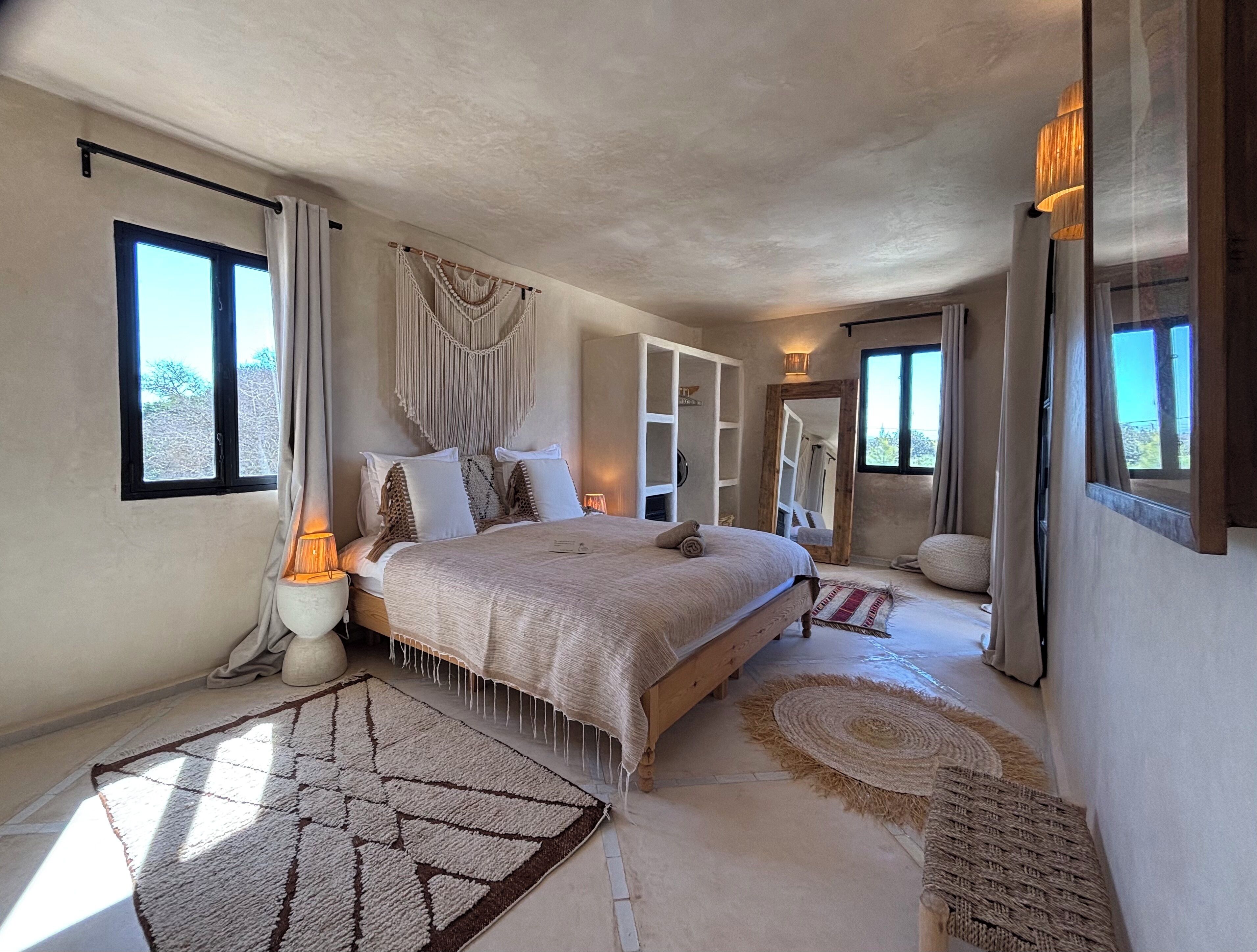 4 bedrooms, in-room safe, iron/ironing board, travel cot
