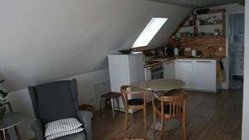 Kühlschrank, Ofen, Herdplatte, Geschirrspüler