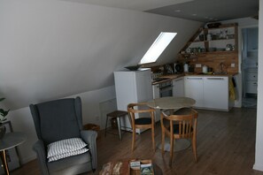 Kühlschrank, Ofen, Herdplatte, Geschirrspüler