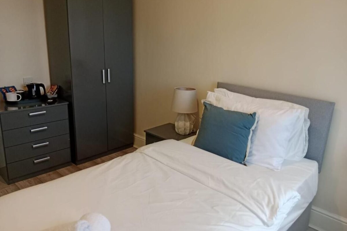 Single Room, Sea View