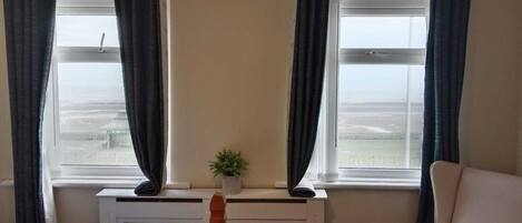 Deluxe Double Room, Sea View | Blackout drapes, iron/ironing board (on request), WiFi (free)