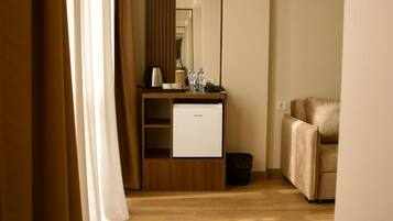 Family Quadruple Room, City View | Interior