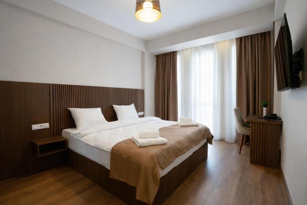 In-room safe, soundproofing, iron/ironing board, free WiFi