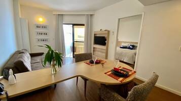 Apartemen Deluks, balkon, pemandangan pantai | Wi-Fi gratis