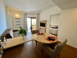 Apartemen Deluks, balkon, pemandangan pantai | Wi-Fi gratis