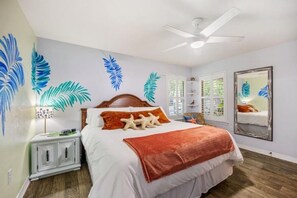 3 bedrooms, iron/ironing board, travel cot, free WiFi - The Artist Cove is an Oasis retreat- Sleeps 8 and over the bridge to the beach! (Navarre)