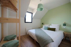 Iron/ironing board, WiFi, bed sheets - Bright house, 2 minutes from the beach and town center (Piriac-sur-Mer)